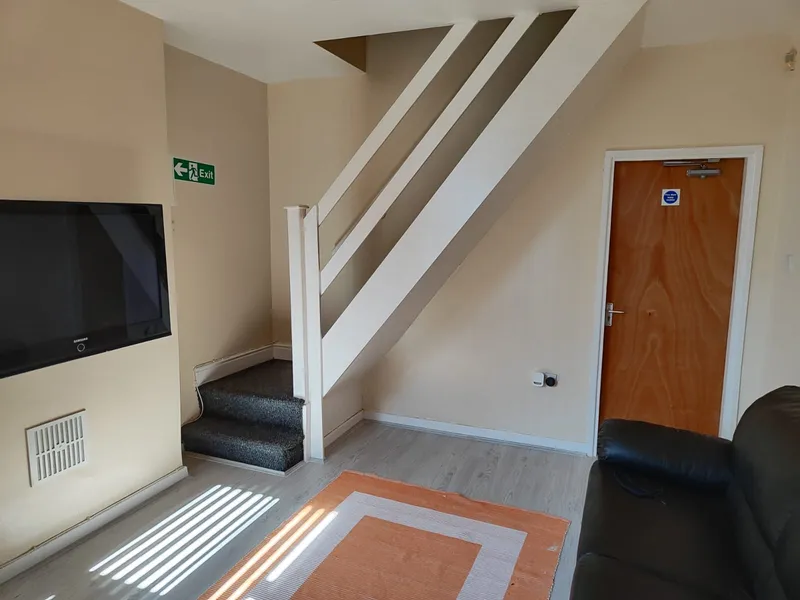 1 Spare room, 2 bed House - Norwood Road NG7 - Image 8